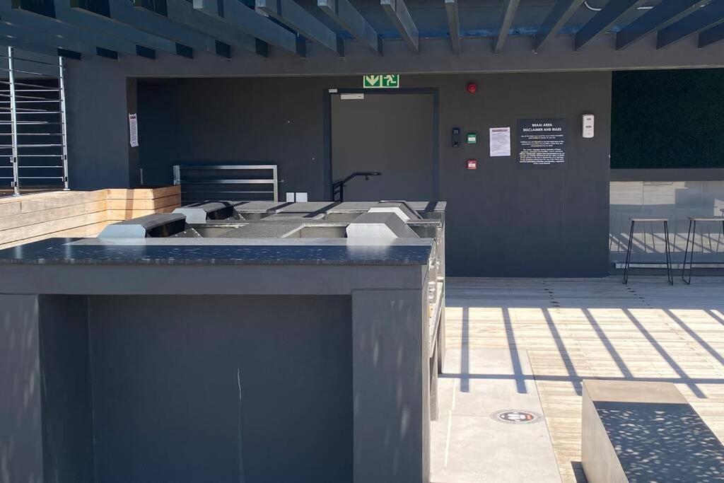 Modern Apartment In The Docklands, De Waterkant, Cape Town Stunning Views, Gorgeous Pool Deck Cidade Do Cabo Exterior foto
